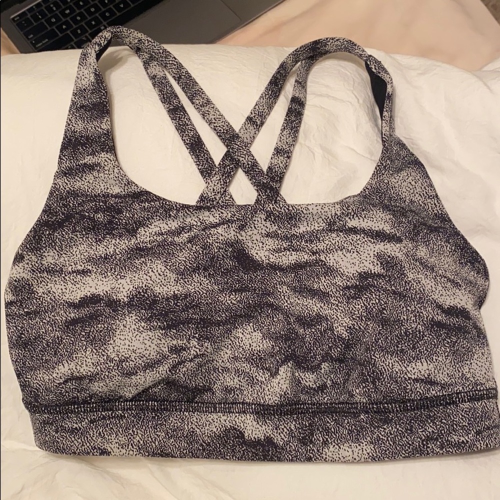 Lululemon sports bra size 4
